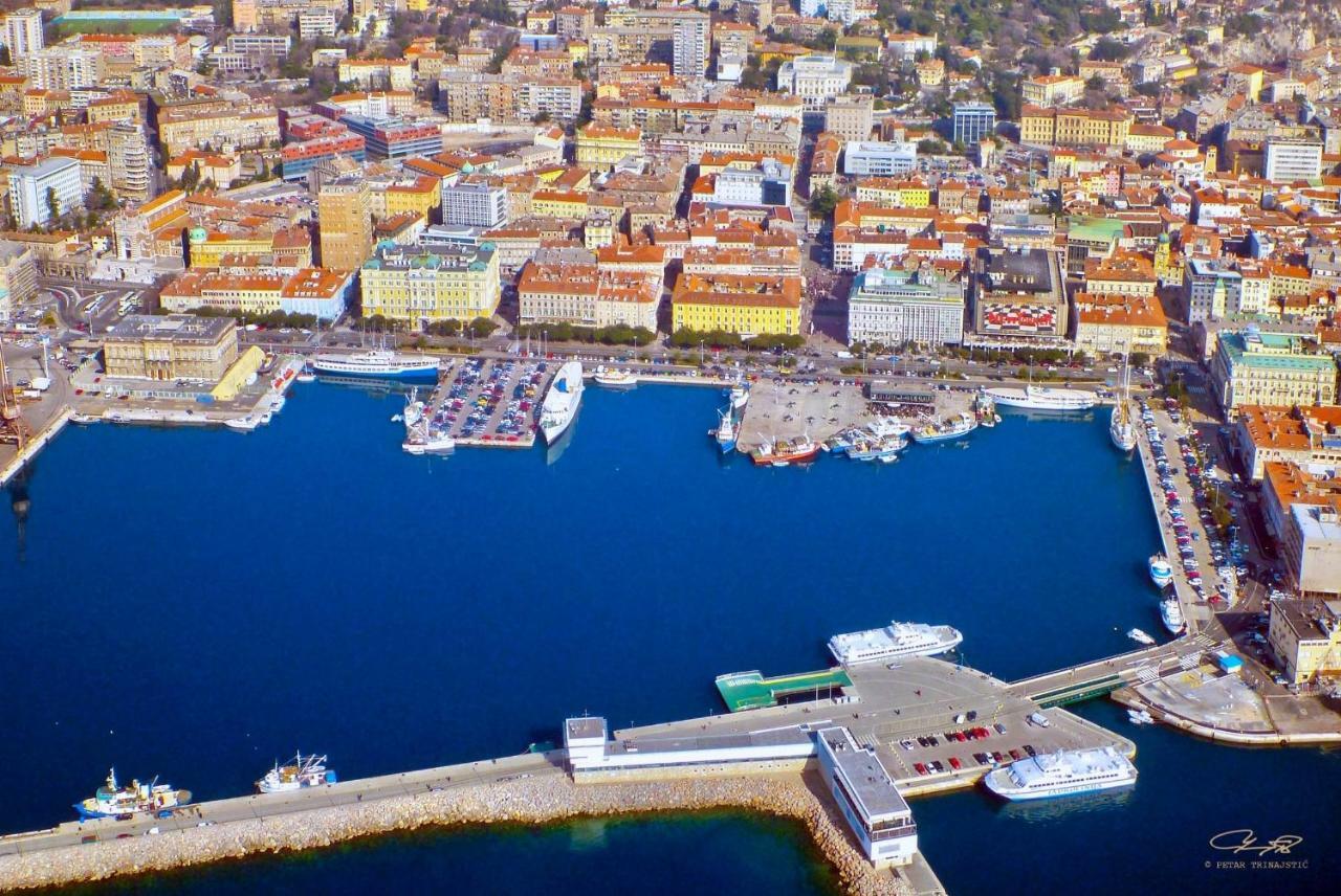 Deluxe Apartment Dora With A Private Parking, Terrace And See View Rijeka Exterior foto